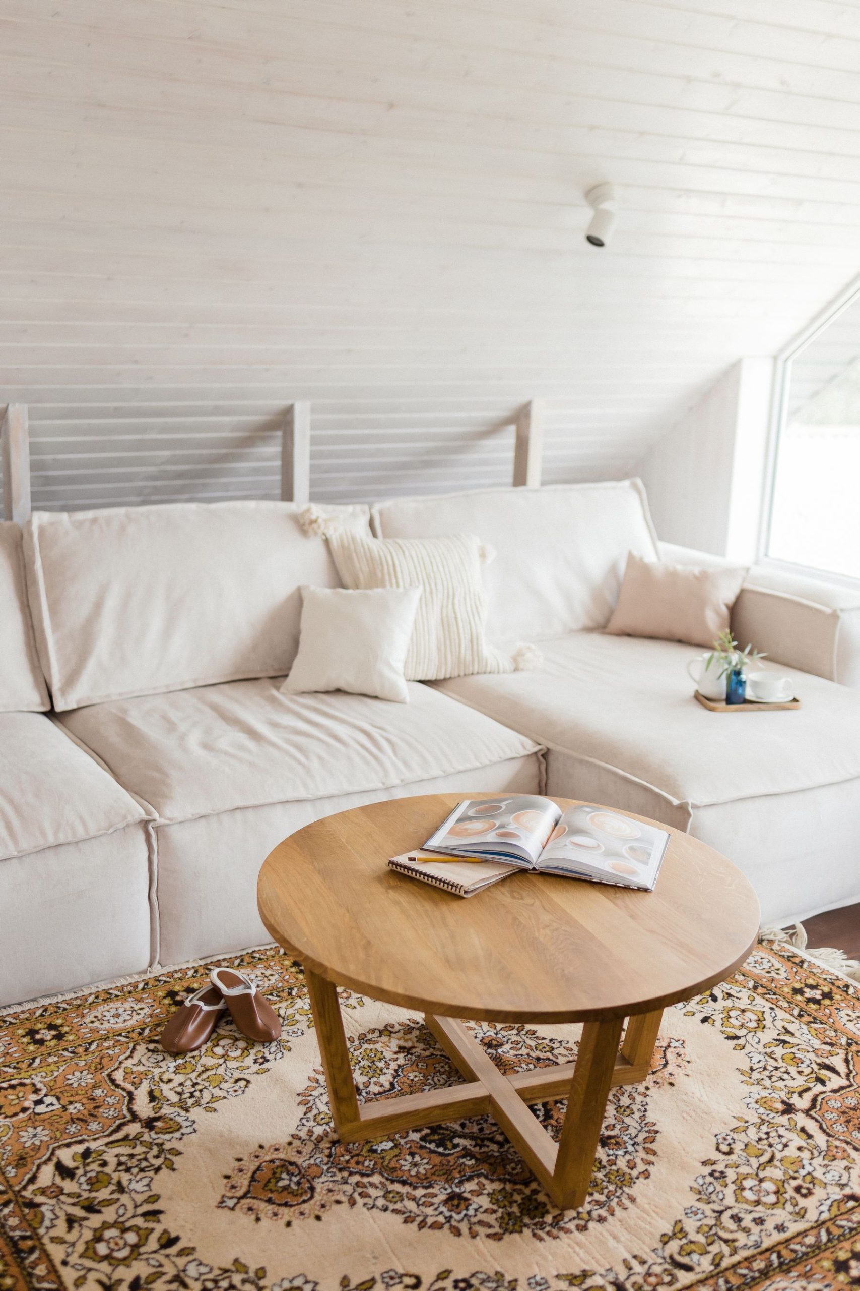 Стол журнальный — изображение 3